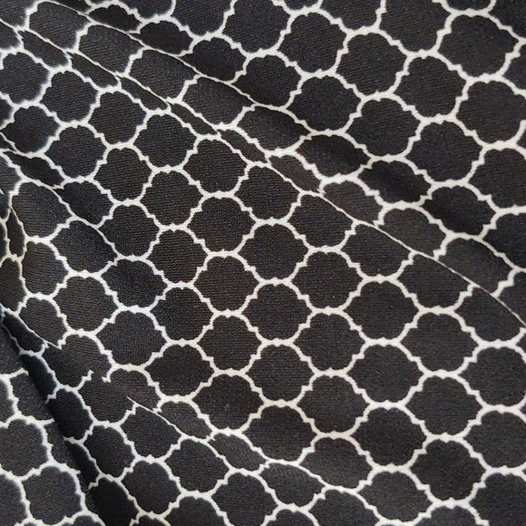 Charter Club Woman Cowl Sleeveless Blouse Black White Geometric Pattern Size 0X - Picture 6 of 9